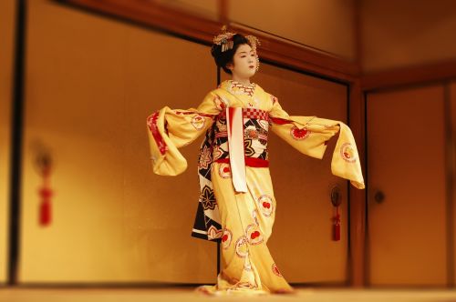 Japonija, Gueisha, Teatras, Kabuki, Kimono, Scenarijus