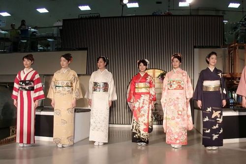 Japonų Šou, Kimono Šou, Japonų Mados Šou