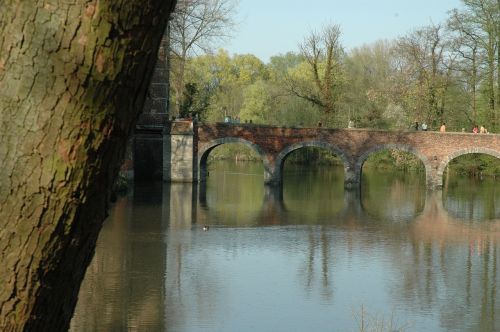 Kasteelbrug, Vanduo, Gamta