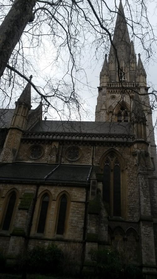 Kensingtonas, Bažnyčia, Londonas
