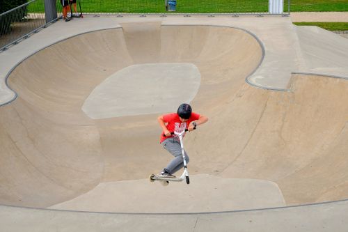 Kickboard, Triukas, Čiuožėjas, Volas, Roll, Vairuoti, Berniukas, Sportiškas, Lenta, Linksma, Sportas, Laisvalaikis, Malonumas, Šokinėti, Augalas, Akrobatika, Įtampa, Megztinis, Drąsus, Išdrįso, Drąsos, Vaikai, Rizika, Kritimas, Pavargę Nuo Gyvenimo, Žmogus, Pavojingas, Figūra, Pabūti, Judesių Amplitudė, Balansas, Įveikti, Koncentracija, Rizikuoti, Parcour