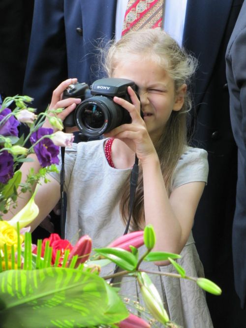 Vaikas, Vyras, Jaunas, Mielas, Vaikas, Nuotrauka, Fotoaparatas, Fotografija, Gėlė