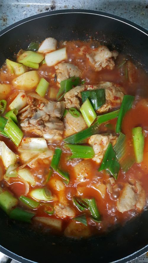 Kimchi Laikytis, Maistas, Pietauti