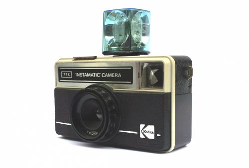 Kodak,  Instamatic,  Fotoaparatas,  Vintage,  Retro,  Filmas,  126,  77X,  Blykstė,  Kubas,  Kodak Instamatic Kamera Su Blykste