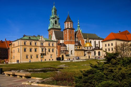 Kraków, Wawel, Lenkija, Paminklas, Architektūra, Pilis, Turizmas, Senamiestis, Malopolska, Pastatas, Paminklai, Bokštas, Dangus, Kupolas, Muziejus, Plyta, Mėlynas, Ežero Dusia, Sigismundo Koplyčia, Auksas