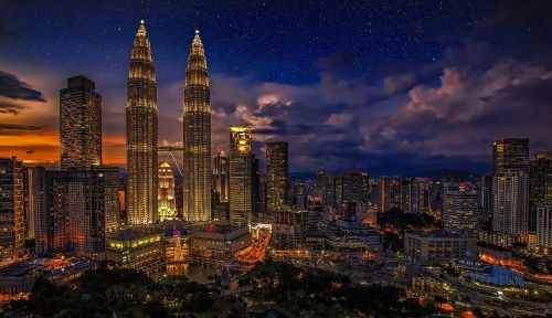 Kuala Lumpur, Dvyniai, Malaizija, Petronas Dvynių Bokštai, Dangus Tiltas, Architektūra, Dangoraižis, Dangoraižiai, Šiuolaikiška, Miestas, Naktis, Naktinis Dangus, Šviesa, Apšvietimas, Žibintai