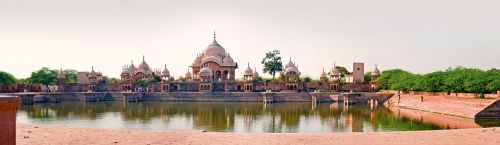 Kurum Sarovar, Indija, Kelionė, Asija, Krishna, Kurum, Hinduizmas, Architektūra, Religinis, Pastatas, Dvasingumas, Religija, Tradicinis, Senas, Turizmas, Vanduo, Rezervuaras, Namas, Tradicija, Istorinis, Kultūra, Istorinis, Lauke, Kraštovaizdis, Orientyras, Panorama, Vasara, Gamta, Atostogos, Grazus Krastovaizdis