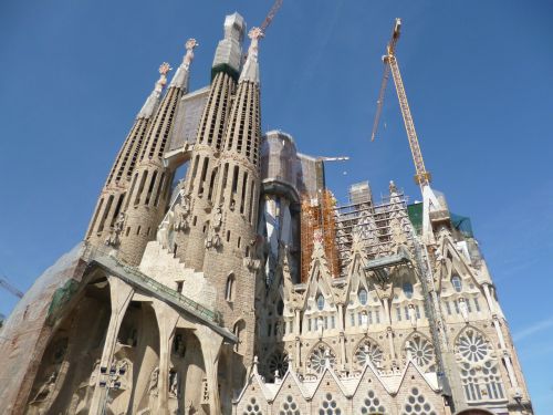 La Sagrada Familia, Gaudí, Barcelona, Bažnyčia, Fasadas, Pastatas, Žinomas, Lankytinos Vietos, Architektūra, Ispanija, Menas, Svetainė, Religija