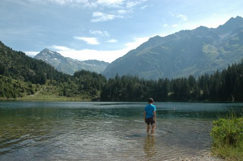 Bergsee, Ežeras, Papludimys, Plaukti, Bankas, Kalnų Peizažas, Vasara, Šveicarija