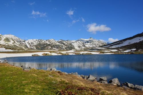 Ežeras, Kalnas, Vanduo, Kalnai