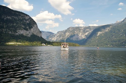Ežeras,  Hallstatt,  Austrija,  Alpės,  Valtį,  Turizmas,  Važiuoti,  Turistai,  Vasara,  Garlaivis,  Navigacijos,  Po Ežerą