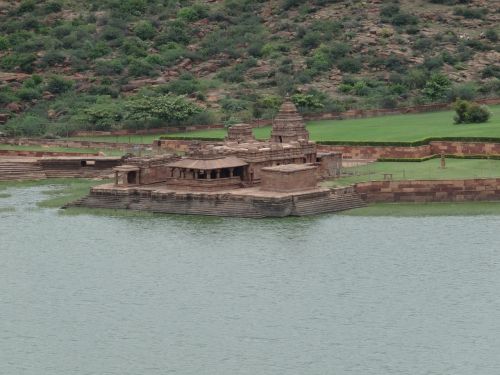 Ežeras, Agasthya Ežeras, Šventykla, Bhuthanatha, Badami, Karnataka, Indija