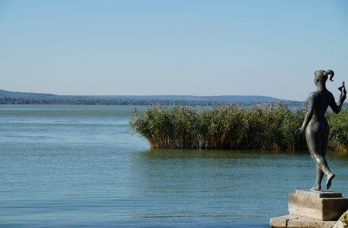 Ežeras, Balaton, Nendrės, Statula, Tihany, Vengrija