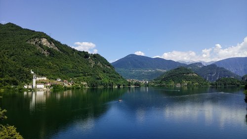 Ežeras Arsiè,  Kraštovaizdis,  Kalnų,  Pobūdį,  Arsiè Ežero