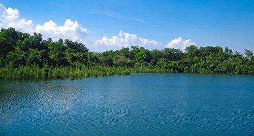 Kraštovaizdis, Mėlynas Dangus Ir Balti Debesys, Ežeras, Miškai, Shenzhen