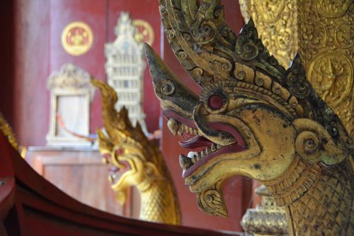 Laosas, Luang Prabang, Šventykla, Drakonas