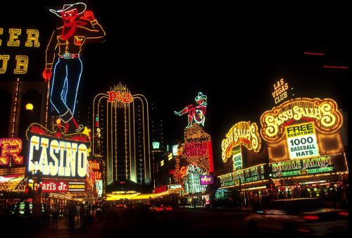 Las Vegasas, Nakties Metu, Neoninės Šviesos, Kazino, Ženklas, Juostos, Miestas, Azartiniai Lošimai, Orientyras, Nevada, Usa