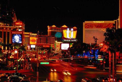 Las Vegasas, Nevada, Naktis, Žibintai, Neonas, Naktis, Scena, Miestas, Miesto Panorama, Centro, Judėjimas, Kelias, Eismas, Naktinis Gyvenimas, Apšviestas, Kazino, Vegas