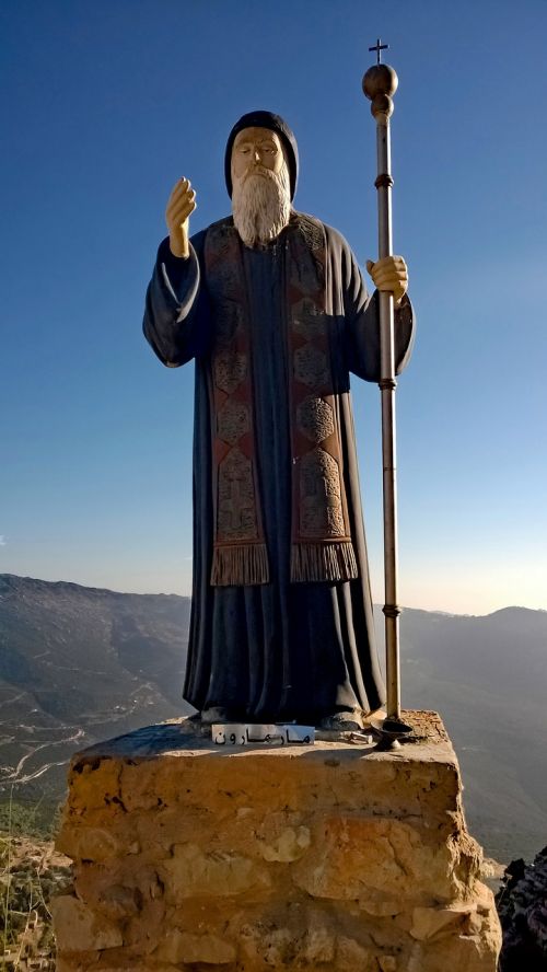 Libanas, Statula, Kunigas, Kieta, Kalnas