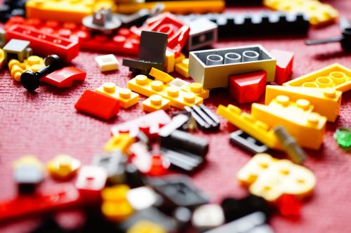 Lego,  Statyti,  Statybiniai Blokai,  Žaislai,  Vaikai,  Žaisti,  Vaikas,  Spalvinga,  Vaikų Kambarys,  Statybiniai Žaislai,  Lego Blokai,  Lego Statyti,  Surinkti,  Lego Akmenys,  Chaosas,  Netvarka,  Statyba,  Darželis,  Netvarką,  Kiekybinis