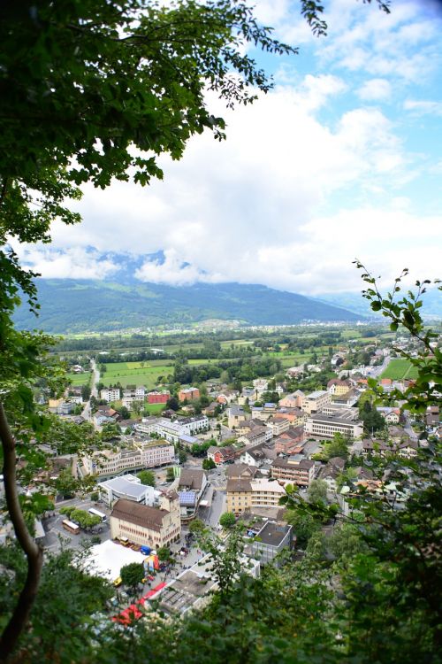Lihtenšteinas, Miestas, Pastatai