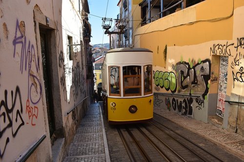 Lisabonos,  Portugalija,  Europa,  Kelionė,  Tramvajus,  Gatvės Menas,  Grafiti