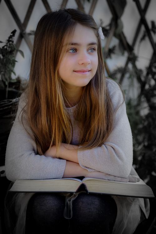 Maža Mergaitė, Skaityti, Knyga, Studijuoti, Grožis, Nekaltumas, Mokymasis