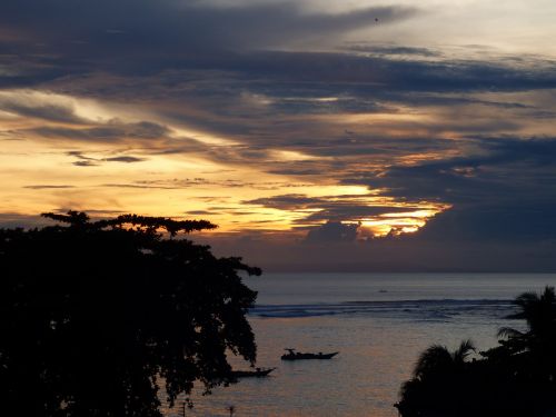 Lombok, Saulėlydis, Vakaras