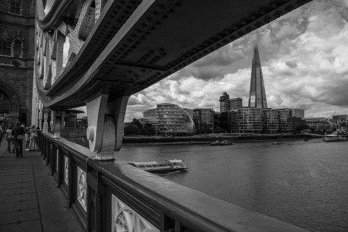 Londonas, Londono Tiltas, Perspektyva, Pastatai, Miesto, Miestas, Modernūs Pastatai, Architektūra, Bokštas, Langas, Juoda Ir Balta