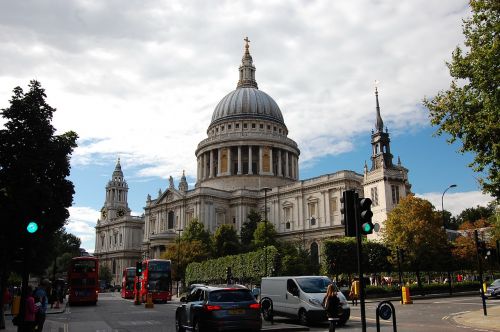 Londonas, Londono Šv. Pauliaus Katedra, Bažnyčios