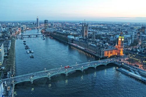Londonas, Didysis Benas, Jungtinės Karalystės Parlamento Sprendimas, Thames Upė