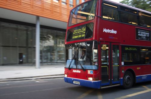 Londonas,  Raudona,  Autobusas,  Tipiškas,  Turistinis,  Transportas,  Ratai,  Sustabdyti,  Autobusas & Nbsp,  Stotelė,  Anglija,  Londonas Raudonasis Autobusas