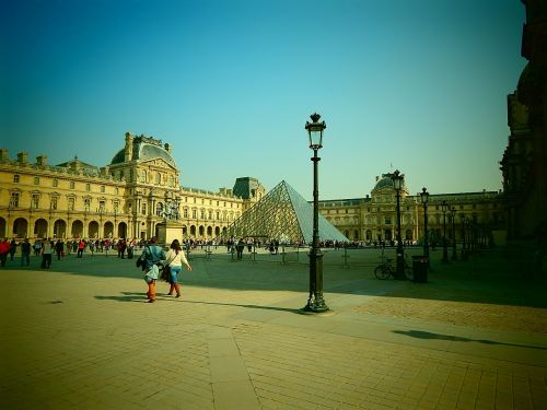 Lova, Piramidė, Stiklo Piramidė, Paris, France, Architektūra