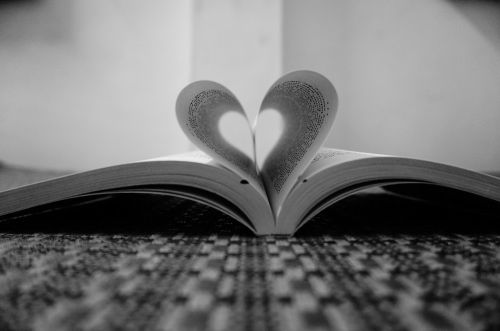 Meilės Formos, Širdies Formos, Meilės Knyga, Meilės Puslapiai, Knyga, Meilė, Širdis, Juoda Ir Balta
