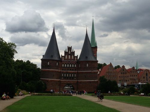 Lübeck, Holsteno Vartai, Istoriškai, Orientyras, Miesto Vartai