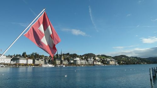 Liucernos, Ežero Lucerne Regionas, Šveicariška Vėliava, Vėliava, Hofkirche, Dangus, Vanduo, Mėlynas, Šveicarija