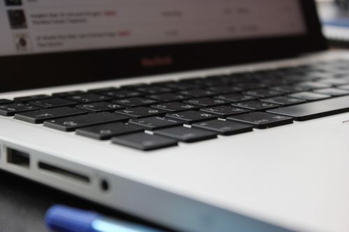 Macbook, Nešiojamojo Kompiuterio, Klaviatūra, Rašiklis, Stalas