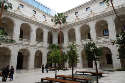 Malaga, Savivaldybės Muziejus, Kiemas