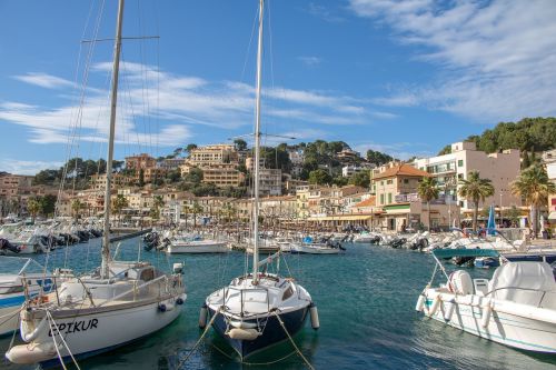 Maljorka,  Port De Sóller,  Jūra,  Jachta,  Uostas,  Burinė Valtis,  Marina,  Valtys,  Vanduo,  Jūrų,  Tvirtinimas,  Šventė,  Laisvalaikis,  Mėlynas,  Jachtos,  Romantiškas,  Laivai,  Vasara,  Buriavimo Jachtos,  Be Honoraro Mokesčio