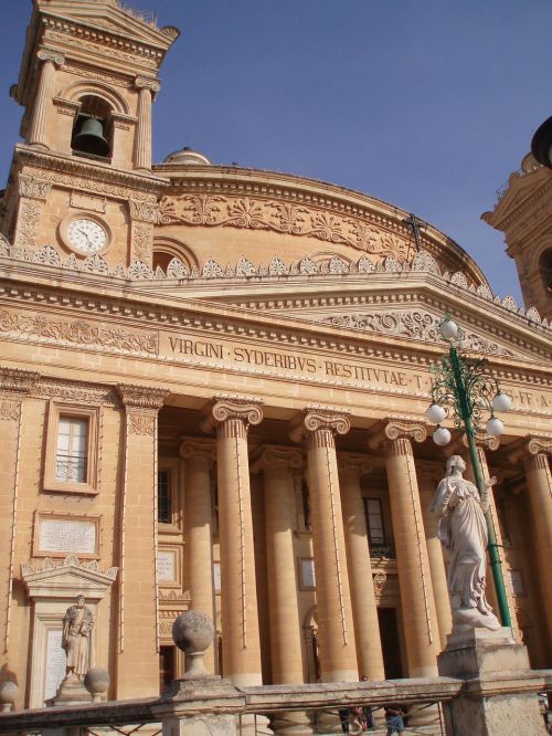 Malta, Katedra, Kupolas