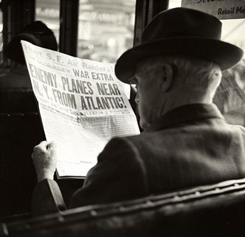 Vyras, Laikraštis, Skrybėlę, Autobusas, Skaitymas, Vintage, Nuotrauka, Gatvė, 1930-Tieji Metai, Asmuo, Senos Nuotraukos, Istorija
