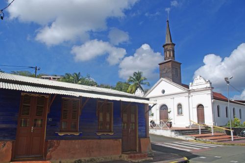 Martinique, Bažnyčia, Dėžė, Deimantas