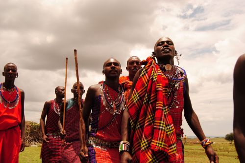 Masai, Šokis, Gentis, Vyrai, Afrika, Raudoni Drabužiai, Tradicinis, Kriauklė