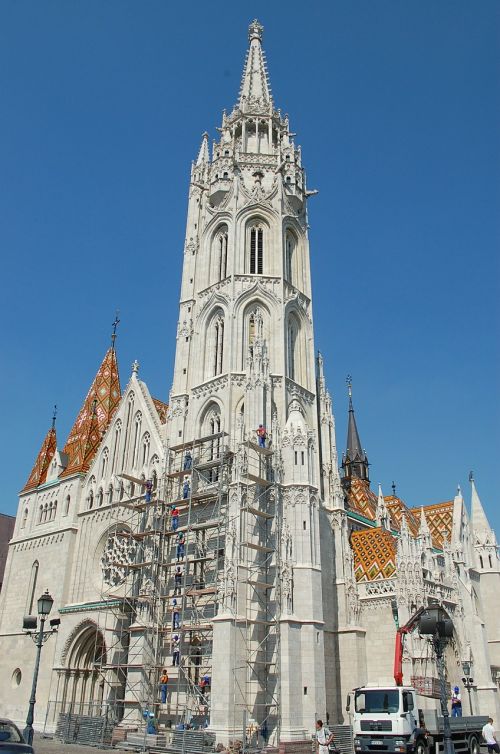 Matthias Bažnyčia, Budapešto Makao Šventykla, Budistų Atrakcionai
