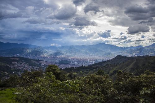 Medellín, Kraštovaizdis, Miestas, Kalnai, Medellin, Miesto Kraštovaizdis, Miesto, Kolumbija, Dangus, Debesys, Laukas, Saulėlydis