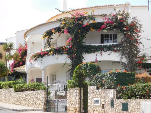 Viduržemio Jūros Namai, Atostogų Namai, Portugal, Fasadas, Gėlės, Baltas Pastatas, Gatvės Vaizdas
