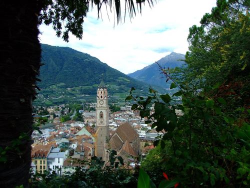 Meranas, South Tyrol, Italy, Bažnyčia, Iš Viršaus, Kalnai