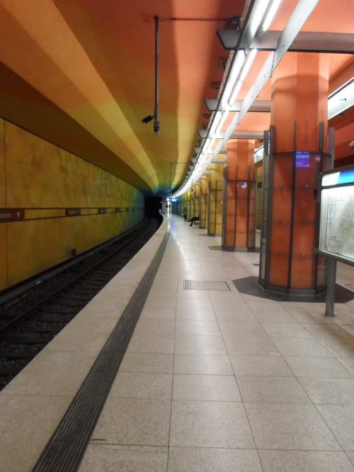 Metro, Munich, Platforma