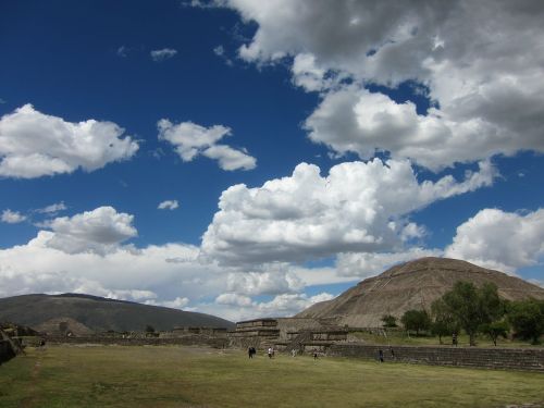 Meksika, Griuvėsiai, Teotihuacanas, Piramidė, Mėlynas Dangus