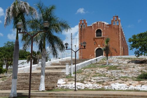 Meksika, Yukatanas, Bažnyčia